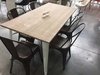 Mesa Tolix Madera + 6 Sillas Comedor Tolix Pauchard Blanca - ALTO IMPACTO Home + Office