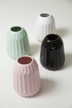 Florero estriado - comprar online