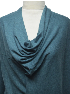 PONCHO TEJIDO IRREGULAR - comprar online