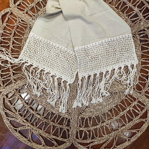 Camino mesa yute y puntillas de  Diy burlap, Lace table runners, Burlap