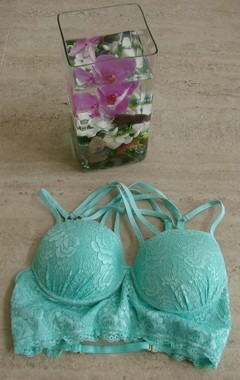 sutia-strappy-bra-verde-agua-cruzado