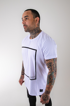 T SHIRT RETANGULO (BRANCA) - comprar online