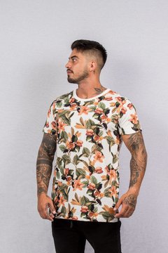 T SHIRT FLORAL OFF WHITE (ESTAMPA DIGITAL)