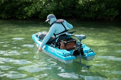 Kayak Rígido Pelican Catch PWR 100 - Thuway Equipment, Bike & Adventure