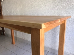 Mesa de comedor Light en internet