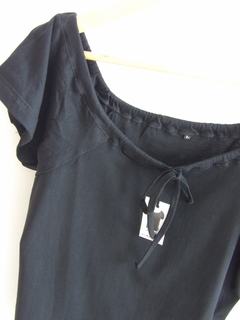 REMERA DAMAS CUELLO ESCOTADO CON CORDON DE REDUCCION ART 1120 (I7000-M-NEGRO)