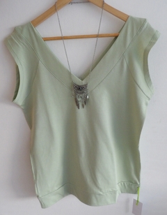 REMERA DAMAS CUELLO SCOTE V DELANTERA Y ESPALDA 100% ALGODON ART 1122 (I7006-XL-VERDE)