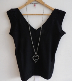 REMERA DAMAS CUELLO SCOTE V DELANTERA Y ESPALDA 100% ALGODON ART 1122 (I7006-XL-NEGRO)