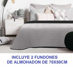 CUBRECAMA 1 1/2 CON FUNDONES DE ALMOHADON 50X70 MEDIDA 150X240CM MICROFIBRA 70 GRS (A17530-1FSMNEGR)