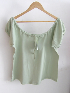 REMERA DAMAS CUELLO ESCOTADO CON CORDON DE REDUCCION ART 1120 (I7000-L-VERDE)