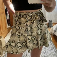 MINI CON SHORT SNAKE ZARA - Fueisera