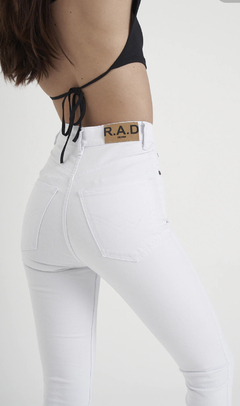 JEAN BLANCO RAD DENIM en internet