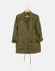 CAMPERA MILITAR STRADIVARIUS - comprar online