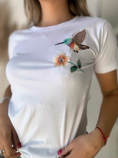 Remera Algodon Pemium Bordado colibri