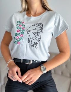 Remera Algodon Pemium Bordado Mariposa - comprar online