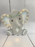 Cartel luminoso “Elefante” con aplique en internet