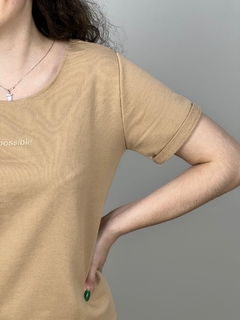 Blusa (Im)possible Caramelo na internet