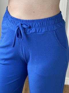 Calça Pantacourt Canelada Azul - loja online