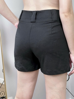 Shorts Alfaiataria Linho Preto na internet