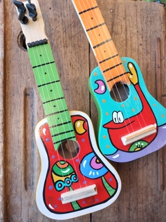 guitarra chica de juguetes