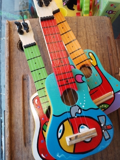 guitarra chica de juguetes en internet