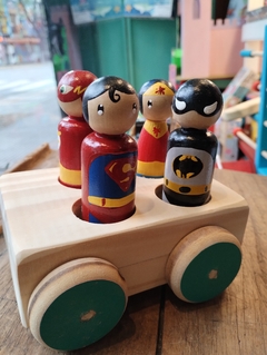 auto de superheroes kuñul - Chapó Loló juguetería didáctica  