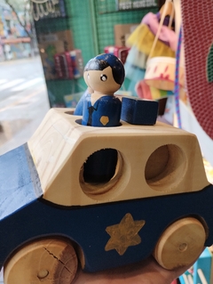 auto policia con personaje kuñul - comprar online