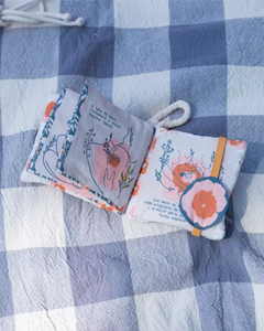 Libro blandito sensorial de tela amor . es pequeño para bebes +6 meses - comprar online