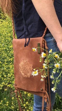 Cartera de Cuero LIMA con mandala - comprar online