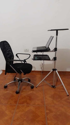 Suporte pedestal tripé com 3 bandejas para projetor notebook e mouse - comprar online