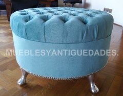 Banqueta Puff redondo capitoné con patas de metal tapizado en pana cuero vinílico ecocuero cuerina (PG102M) en internet