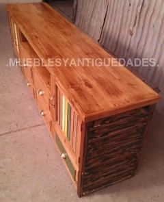 Mueble para TV de diseño realizado en madera maciza (TV103M) en internet