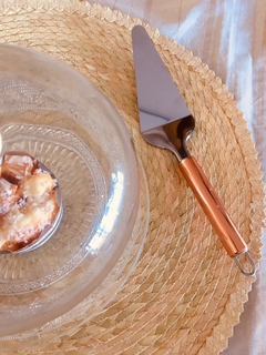 Pala de torta con mango cobre