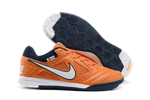 Nike orange 2025 label gato