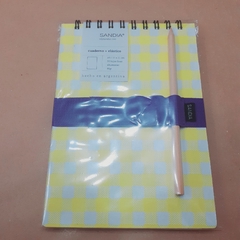 Cuaderno con elástico