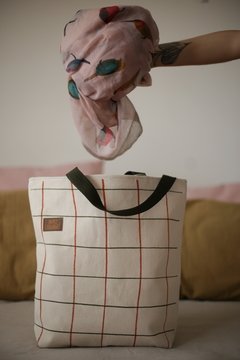 Bolso estampado cuadricula lacre y verde seco