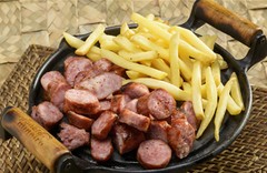 Fritas com linguiça