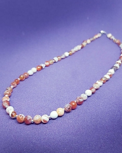 CO 690 - Collar de Piedras Naturales Agata en Tonos Caramelo con perlas de plata 925 - Enhebrado con tanza de acero - 45 cm