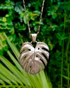 D 1004 - Dije de Plata 925 - Macizo - Diseño Artesanal @dahojoyas - Hoja de Monstera - (3,5 x 4 cm) - comprar online