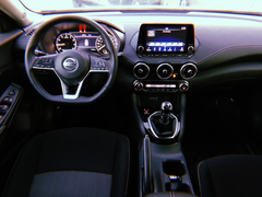 Nissan Sentra Advance 2.0 en internet