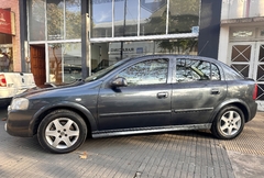 Chevrolet Astra GL 2.0 5p. - Automotores España