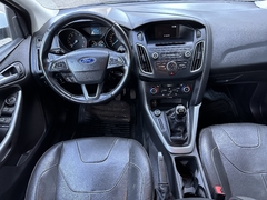 Ford Focus SE 2.0 4p. en internet