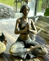 FIGURA DAMA YOGA 23 CM