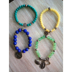 PULSERAS BOLITAS DE VIDRIO CON DIJES