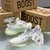 Tênis Adidas Yeezy Boost 350 V2 na internet