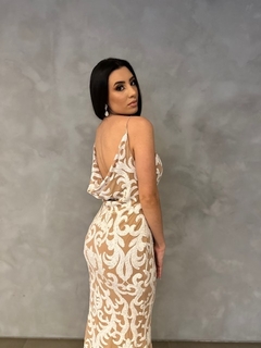 LOCAÇÃO Vestido Nude com paête branco na internet