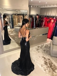 LOCAÇÃO Vestido Paetês Preto na internet