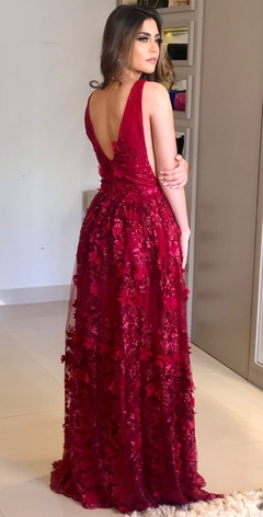 LOCAÇÃO Vestido princesa vermelho/marsala com flores 3D em tecido na internet