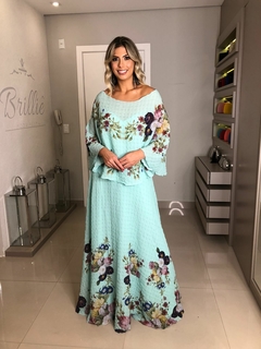 LOCAÇÃO Vestido verde claro com poncho estampado - comprar online