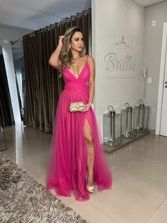 LOCAÇÃO Vestido pink em tule e fenda